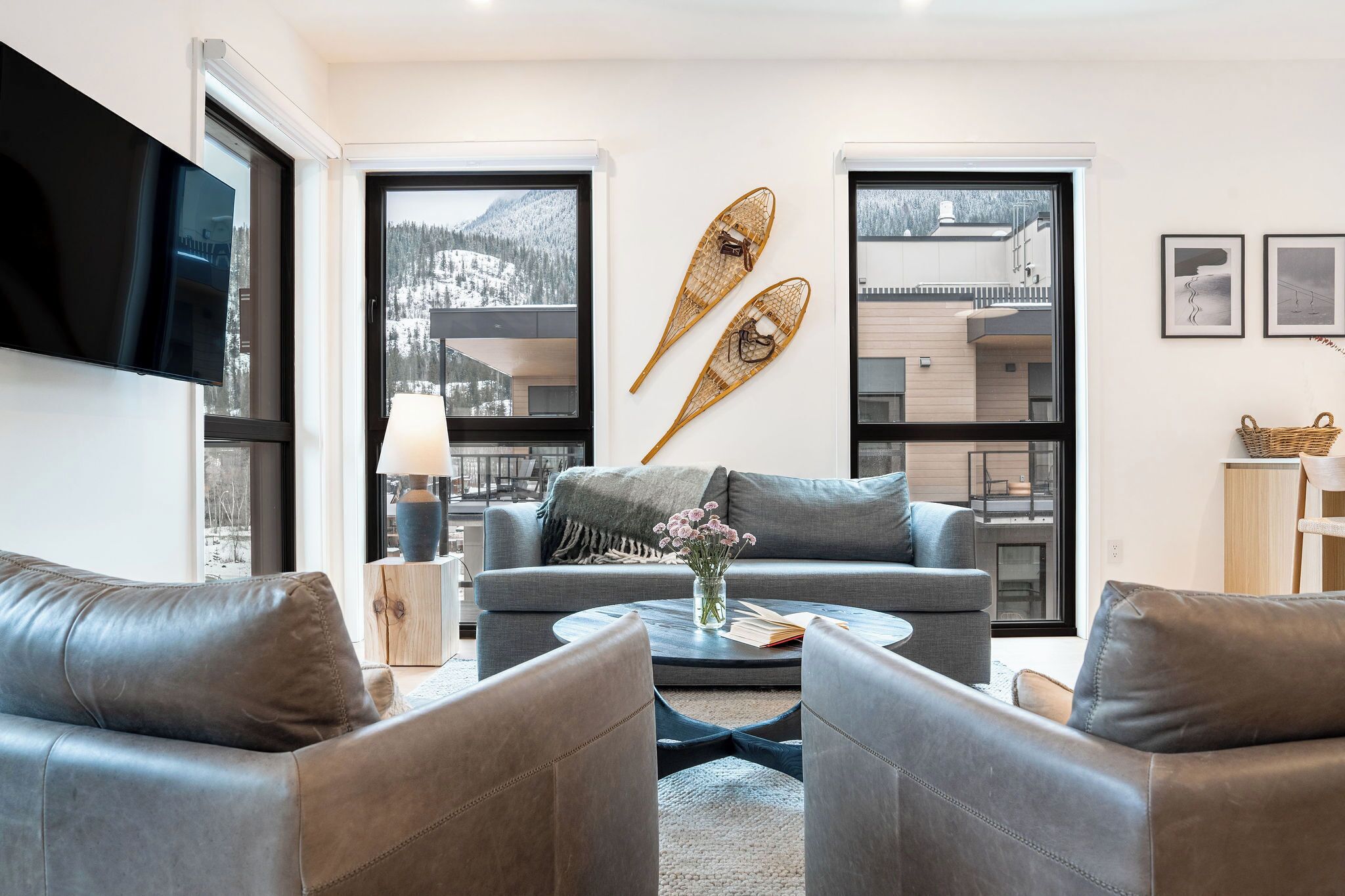 شقة - بشرفة - منظر للجبل | منطقة المعيشة