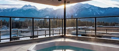 Bañera de hidromasaje exterior