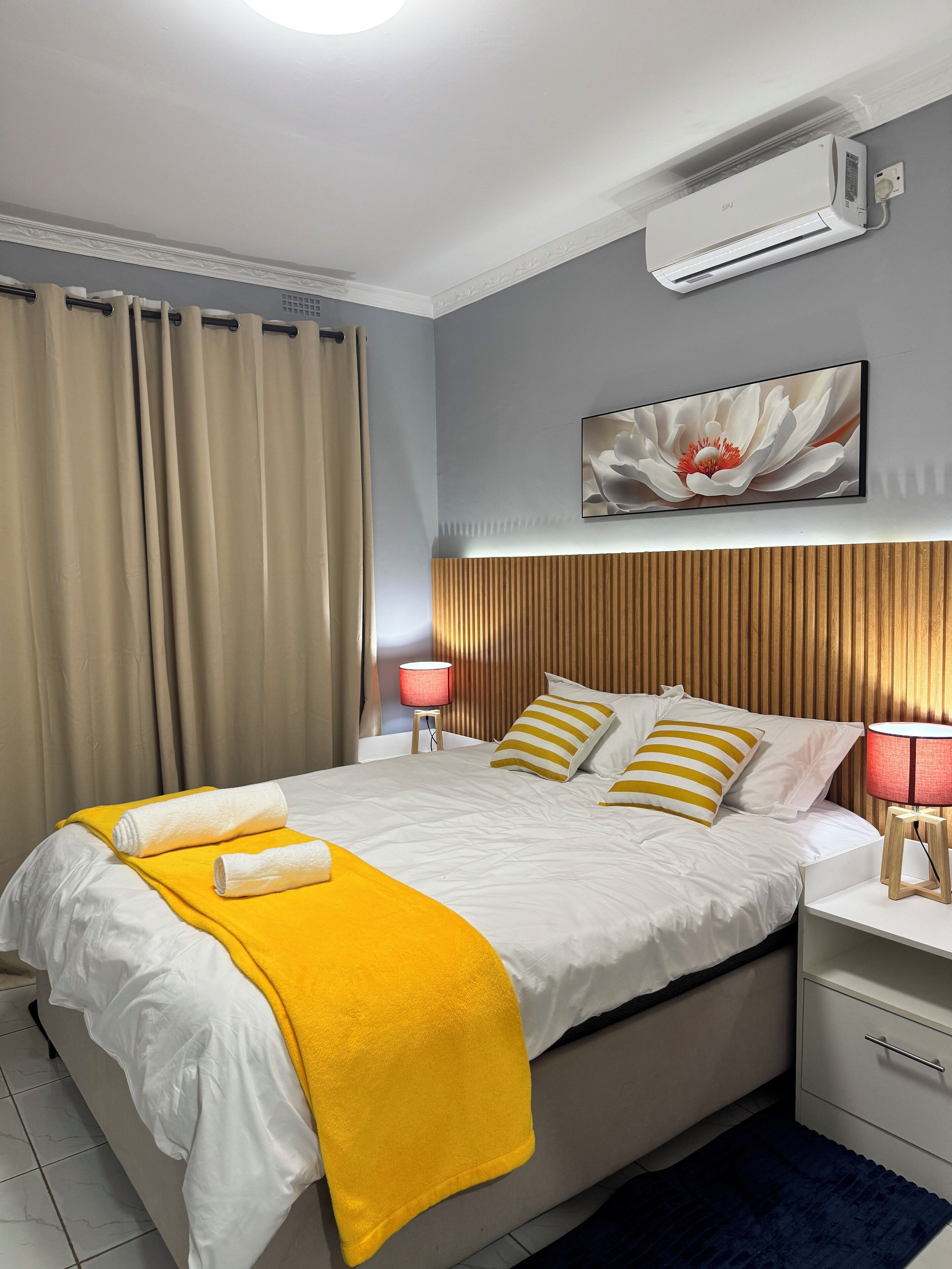 3 bedrooms, iron/ironing board, WiFi, bed sheets