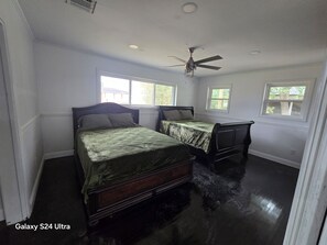 3 makuuhuonetta, silitysrauta/-lauta, internet, vuodevaatteet