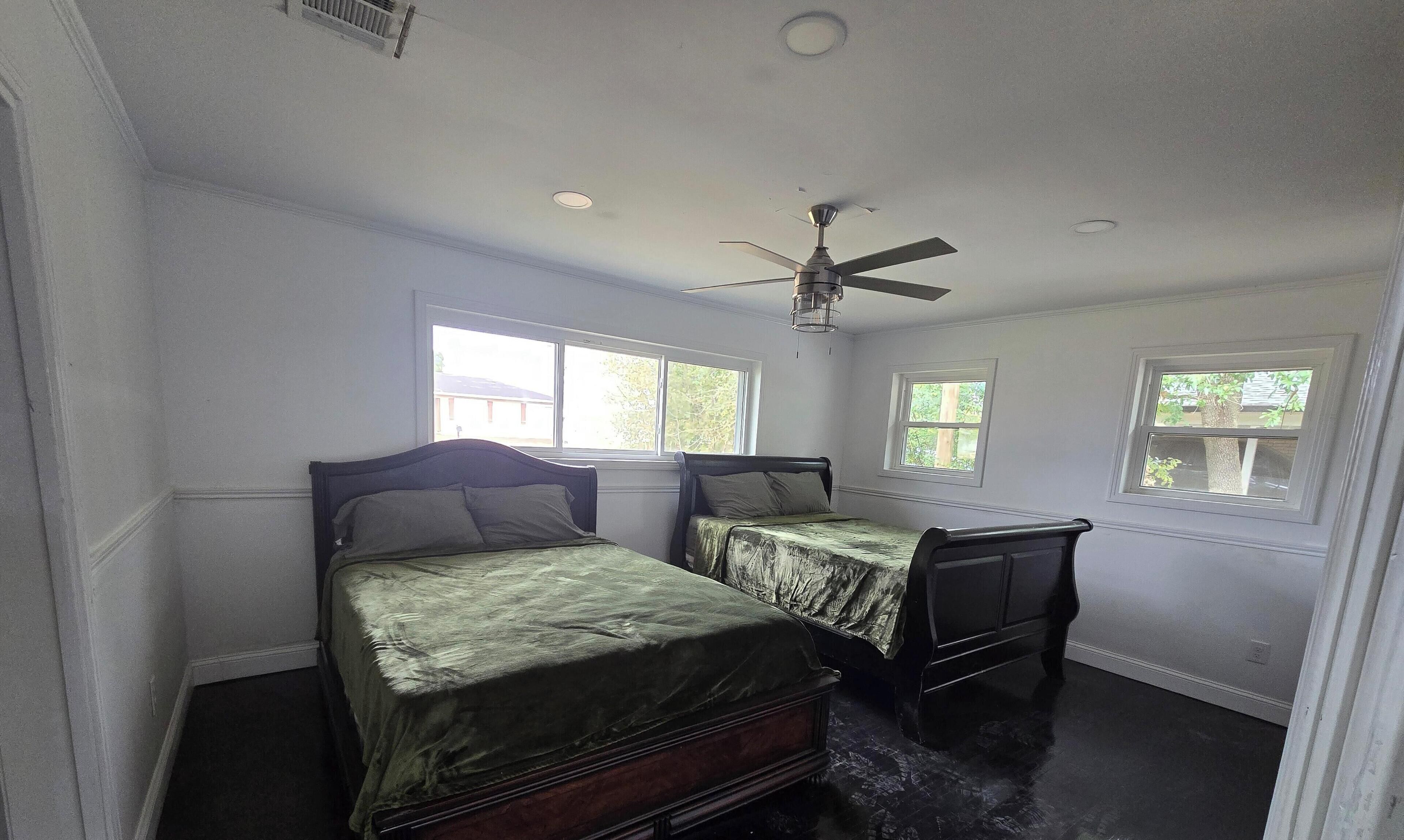 3 室のベッドルーム、アイロン / アイロン台、インターネット、ベッドシーツ