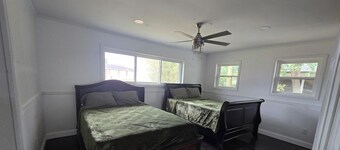 Peaceful 3-bedroom house with AC in charming Jennings