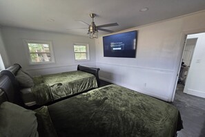 3 makuuhuonetta, silitysrauta/-lauta, internet, vuodevaatteet