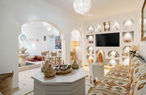 المنشأة من الداخل