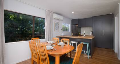 The Bach - Kaikoura Holiday Home