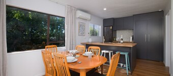 The Bach - Kaikoura Holiday Home