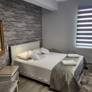 Superior Double Room | Free WiFi - Hotel Mantra (Arad)
