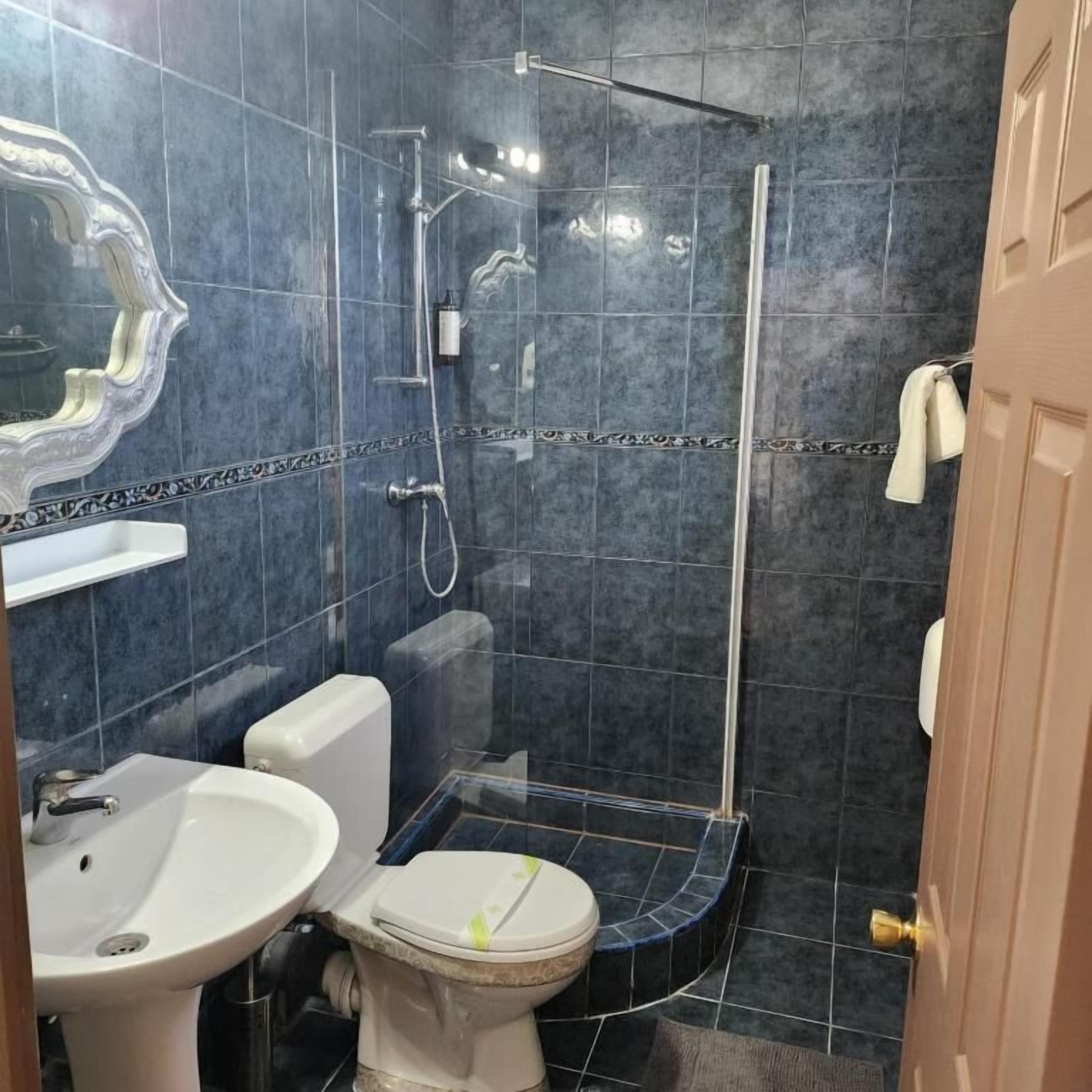 Superior Double Room | Bathroom