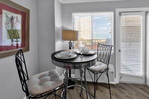Dining - Bluewater Resort 1BR Condo Steps From Beach (Myrtle Beach)