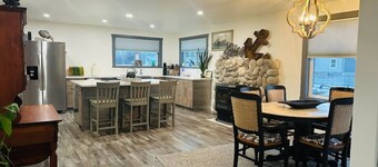 Ocean Air & Cozy Comfort • Pet-Friendly
