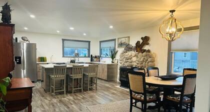 Ocean Air & Cozy Comfort • Pet-Friendly