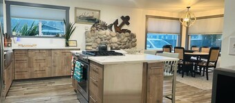 Ocean Air & Cozy Comfort • Pet-Friendly