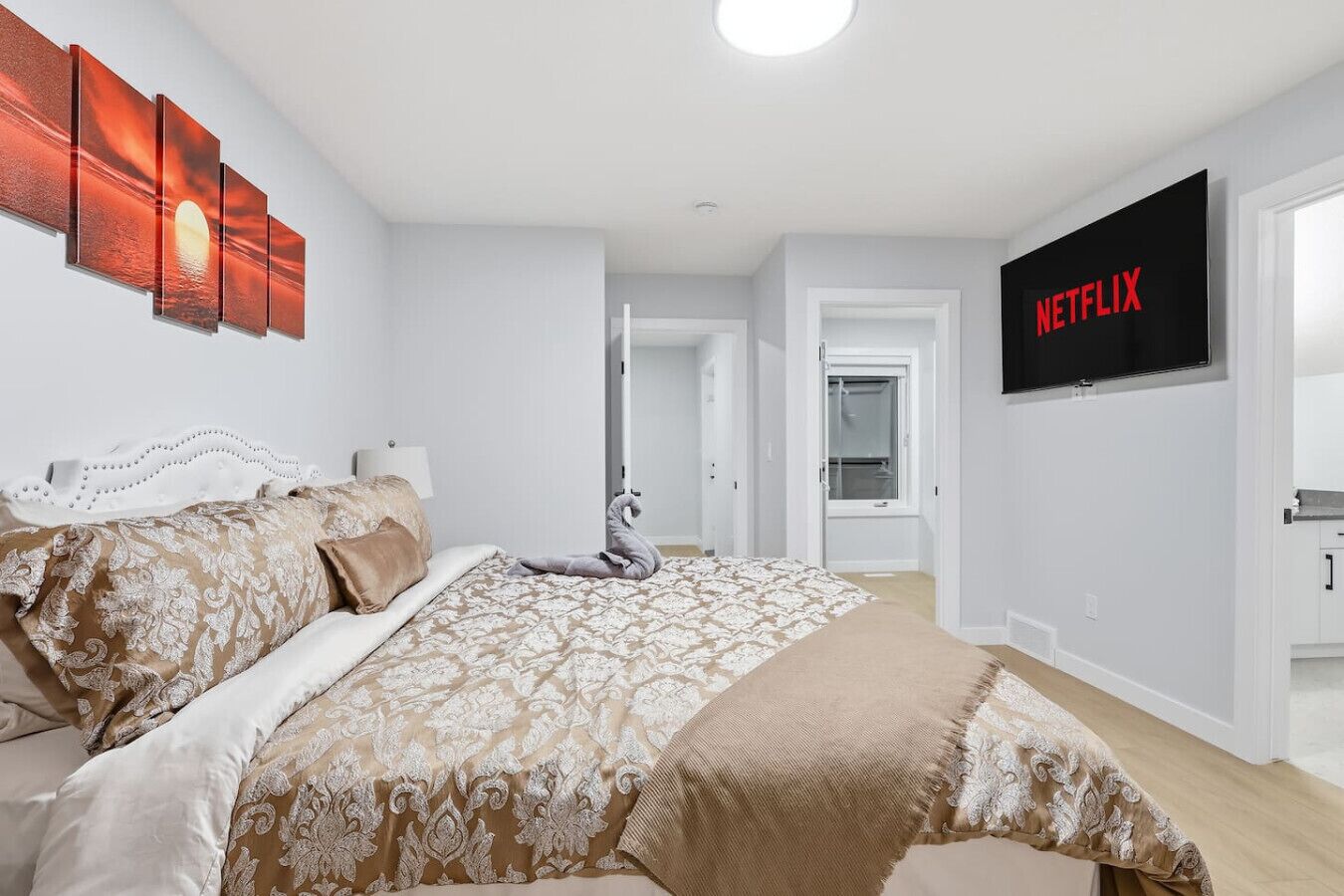 Iron/ironing board, WiFi, bed sheets