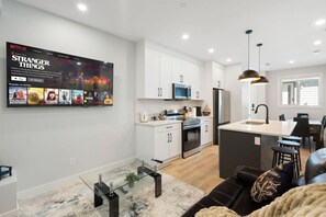 Interior - Centrally Located 3-Bedroom | Easy City Access (Calgary)