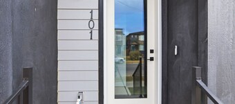 King Bed 10 Minutes To Downtown Luxury Townhouse