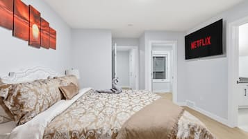 Iron/ironing board, WiFi, bed sheets