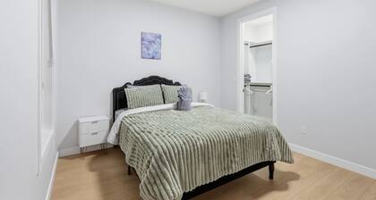 King Bed 10 Minutes To Downtown Luxury Townhouse