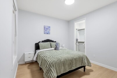 King Bed 10 Minutes To Downtown Luxury Townhouse