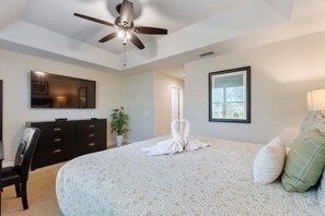 Iron/ironing board, WiFi, bed sheets - Contemporary home within gated resort offering premium amenities - The Fountains at Championsgate (Davenport)