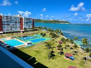 Outdoor pool - Private Island/Oceanview/Entire 1BR Condo/2 kayaks (Fajardo)