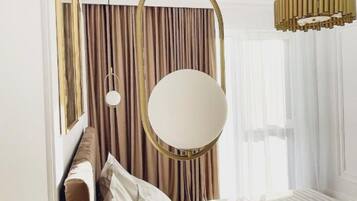 1 habitación, tabla de planchar con plancha, wifi y ropa de cama