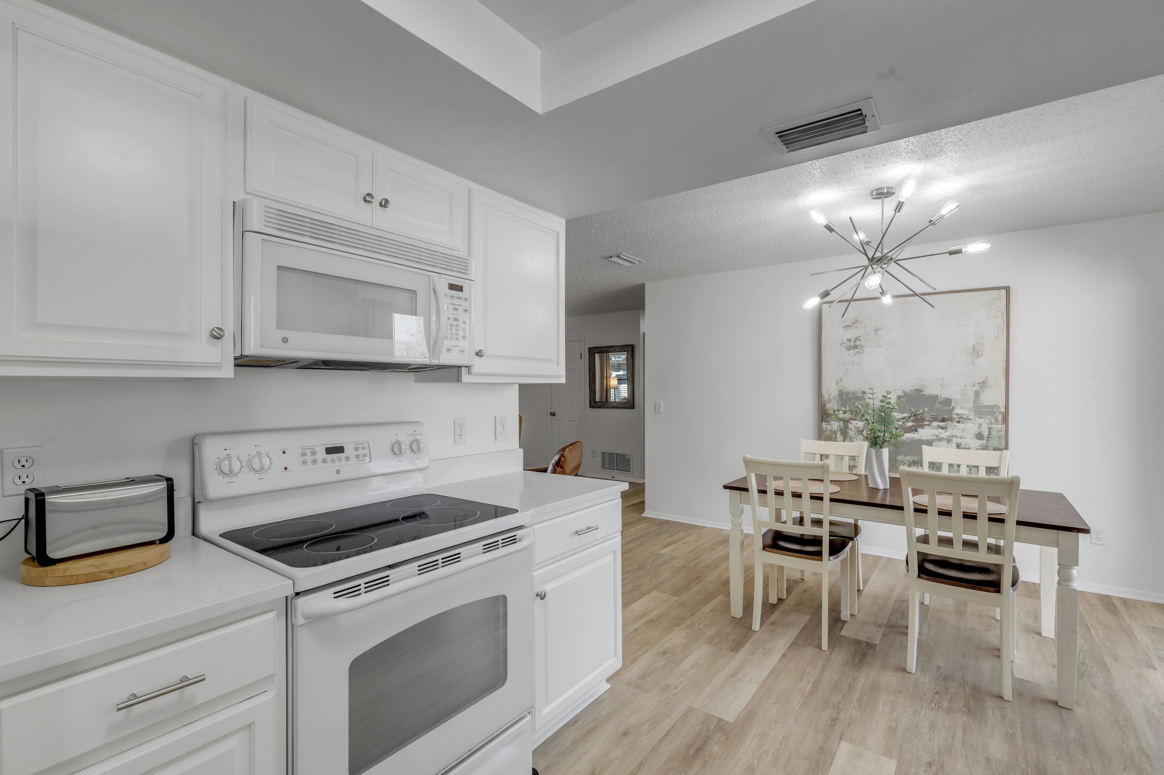 電子レンジ、オーブン、コンロ、食器洗い機