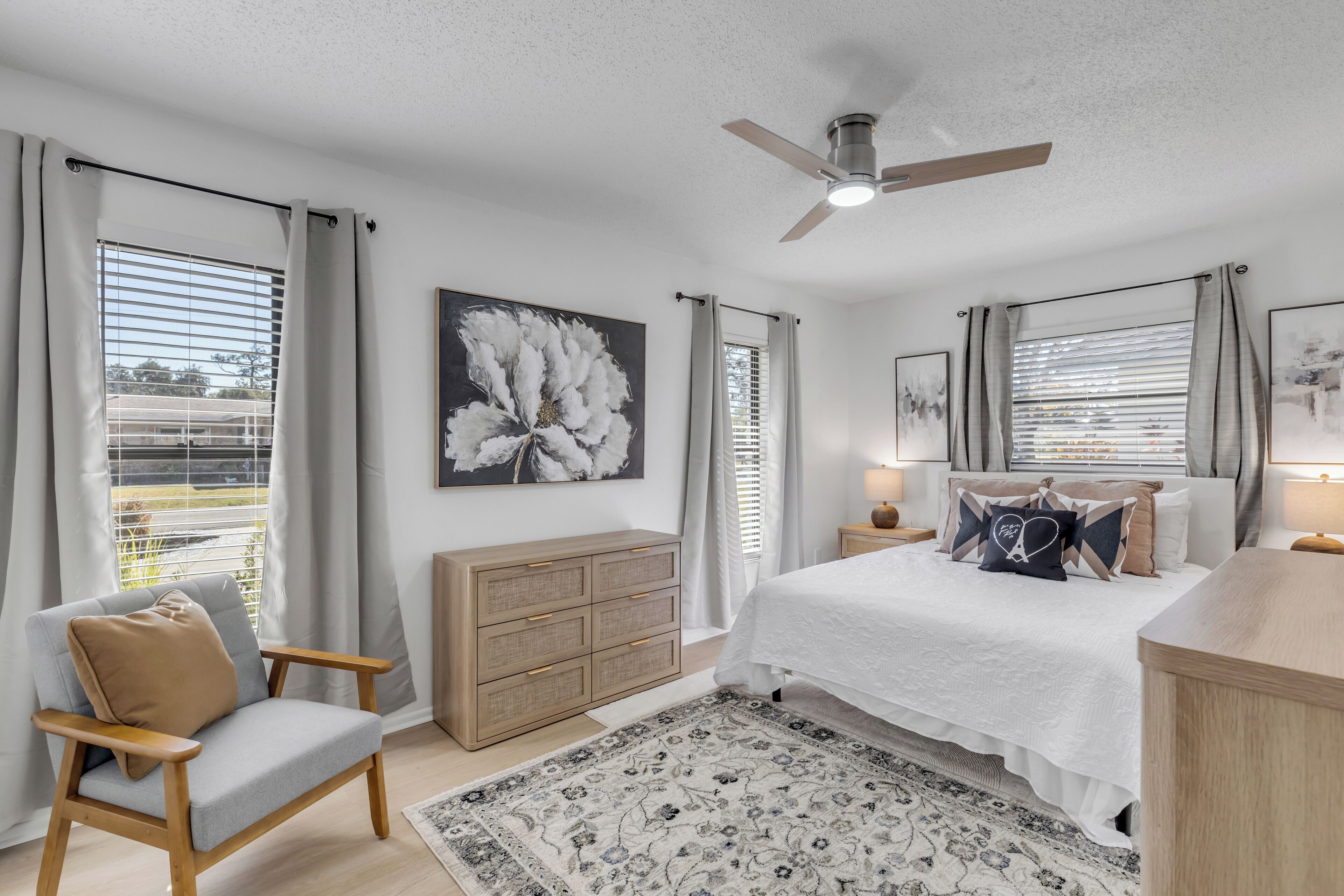 2 室のベッドルーム、アイロン / アイロン台、WiFi、ベッドシーツ