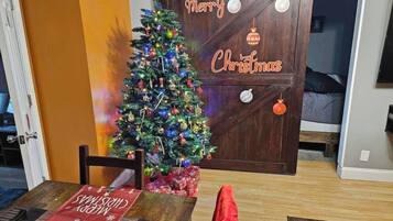 Apartment, City View | Dining