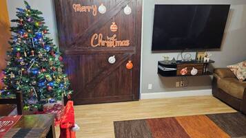 Apartment, City View | Living area