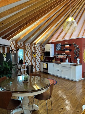 Dining - Hill Country Yurt Cabin w/ Hot Tub & Sunset Views in Boerne (Boerne)