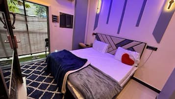 Iron/ironing board, WiFi