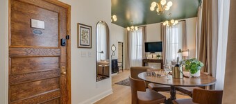 The Downtown Post The Brady Suite