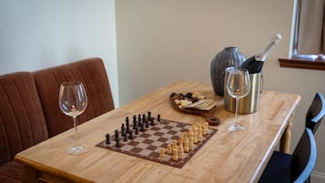 Kaffe-/temaskine, spisebord