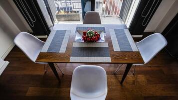 Comfort Apartment, Balcony, City View | Dining