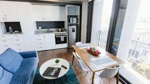 Leilighet – deluxe, balkong, byutsikt | Innvendig