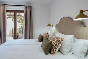 Deluxe Double Room, Terrace, Pool View | Desk, laptop workspace, free WiFi, bed sheets - Hotel Petit Paris (Pollenca)