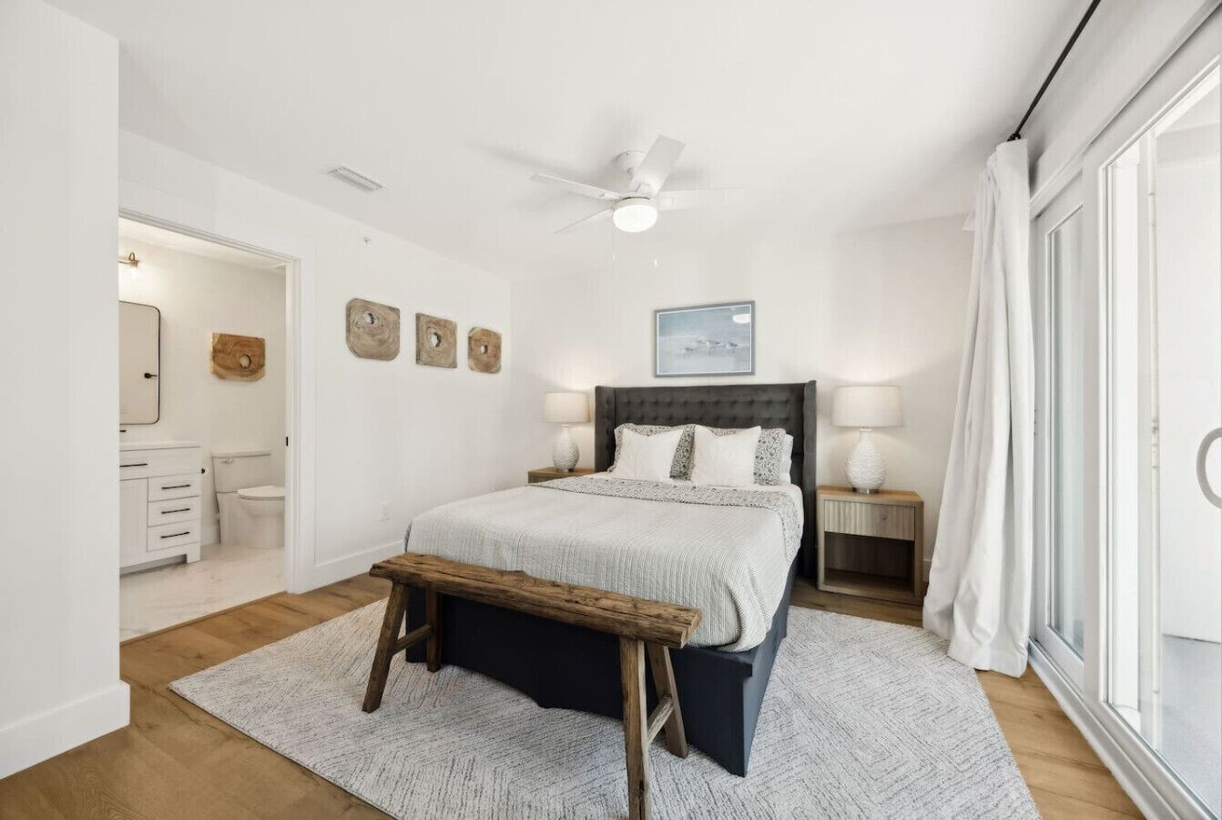 4 bedrooms, desk, iron/ironing board, travel crib