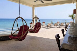 Outdoor dining - The Beachhouse At Rancho Leonero (Los Cabos)