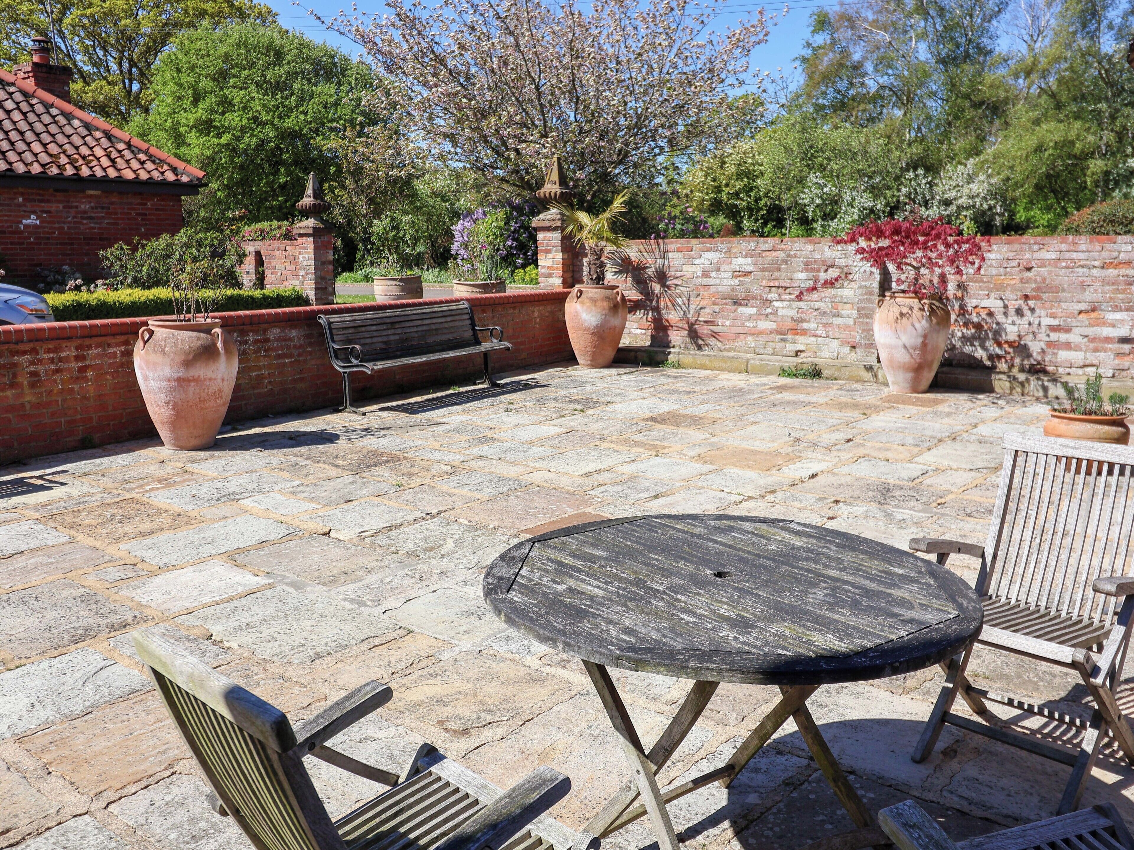 Cottage | Outdoor dining