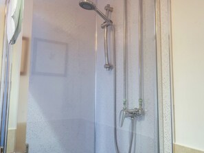 Shower - Winston Lodge (Beccles)