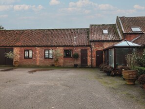Exterior - The Gun Room (Beccles)