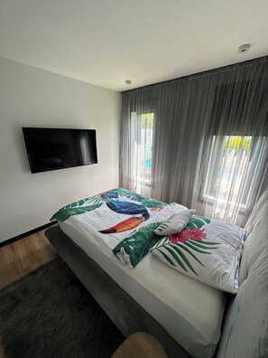 2 bedrooms, iron/ironing board, free WiFi, bed sheets - Cozy 2-bedroom apartment in phenomenal Oranjestad with AC / Pool (Oranjestad)