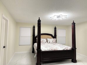 3 soverom, wi-fi (inkludert) og sengetøy