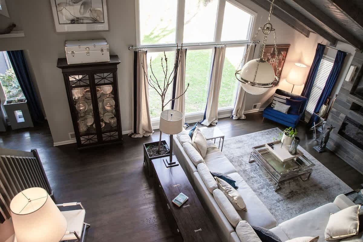 TV, fireplace, offices