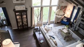 TV, fireplace, offices