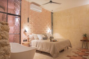 Premium bedding, memory-foam beds, in-room safe, individually decorated - Cien Sueños -Experiential Hotel Boutique (Mérida)