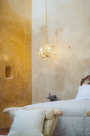 Deluxe Room, 1 King Bed | Premium bedding, memory-foam beds, in-room safe, individually decorated - Cien Sueños -Experiential Hotel Boutique (Mérida)