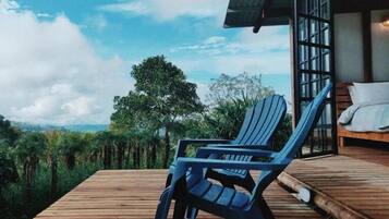 Luxury-Chalet, Balkon, Gartenblick | Terrasse/Patio