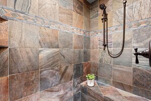 Shower, hair dryer, towels, shampoo - NEW LISTING | The Masters Lodge Introductory Summer 2026 Special Included! (Sunriver)