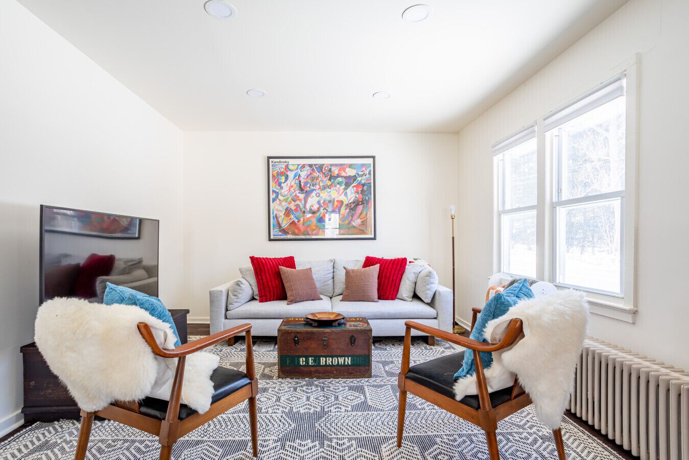 Smart TV, books, offices